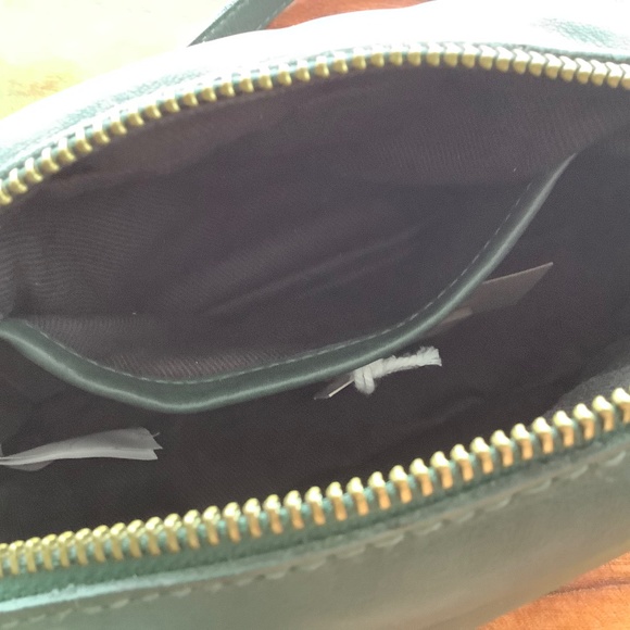 NWT Madewell Transport puffy camera bag dark palm - Picture 9 of 10